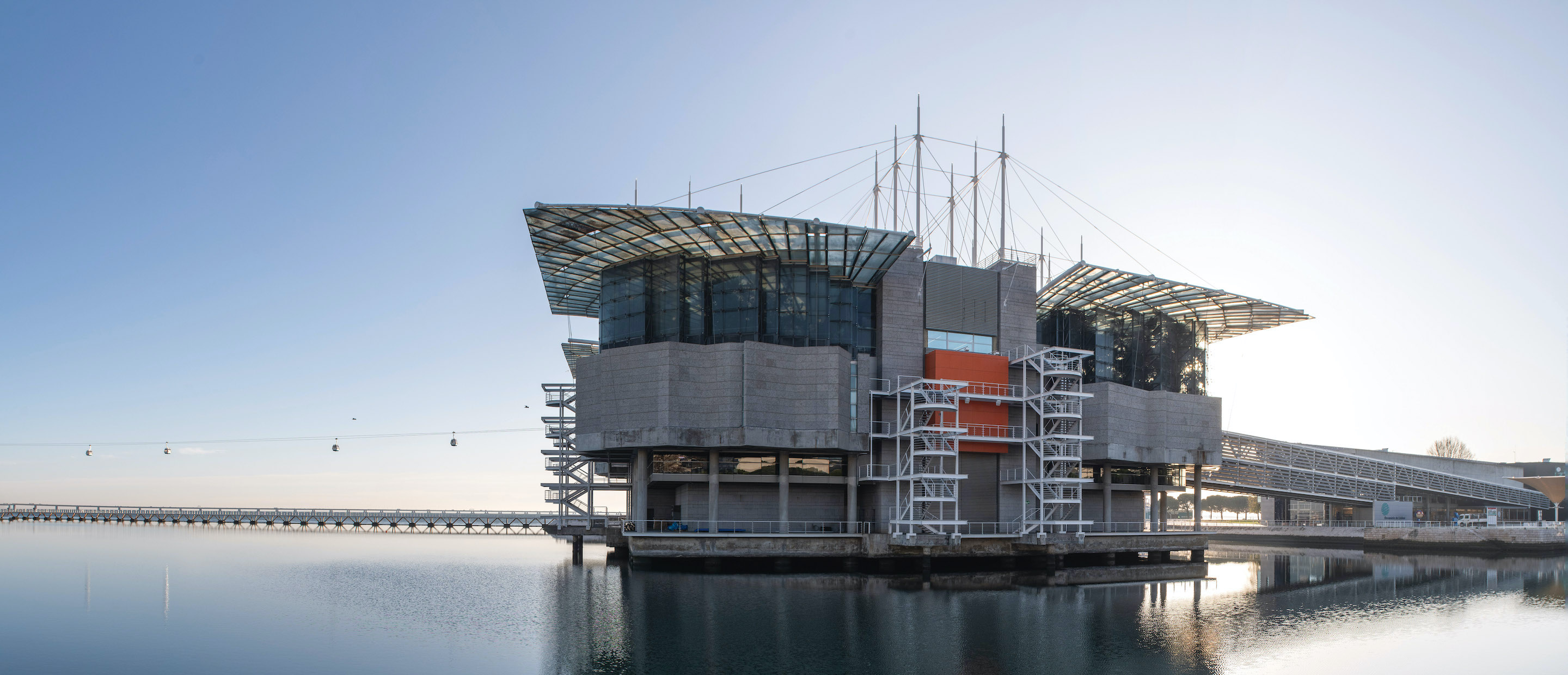 Oceanário de Lisboa Gebäude und Wasserlandschaft