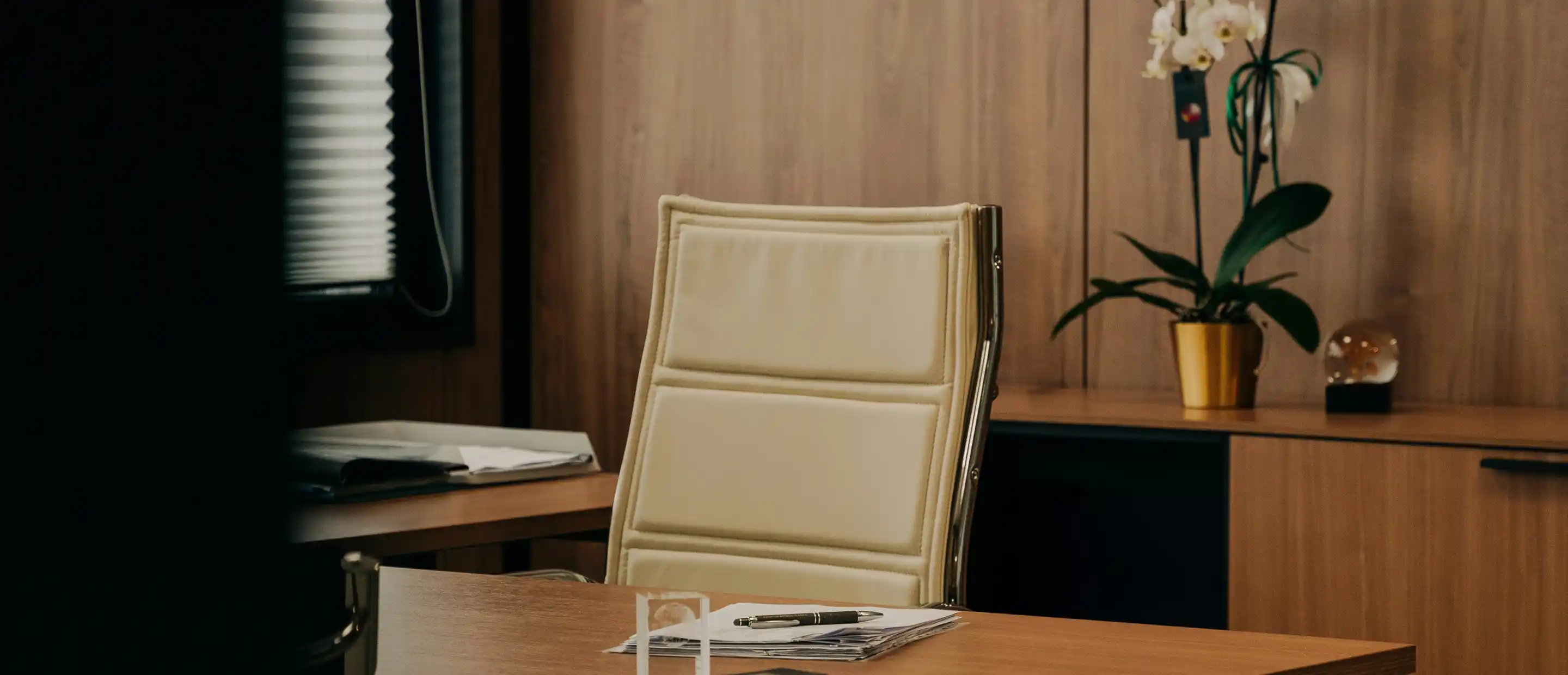 office chair with table and notepad
